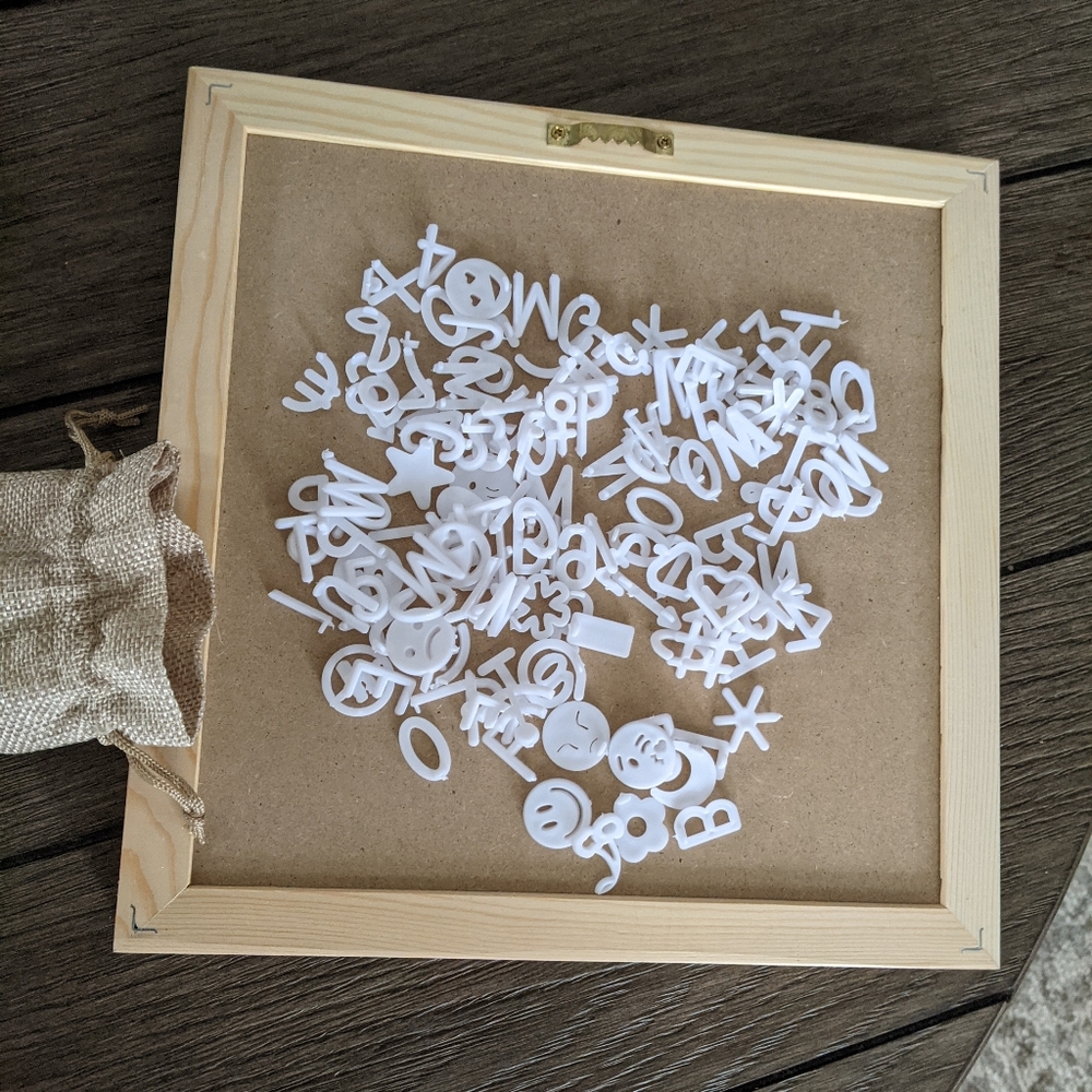Felt letterboard